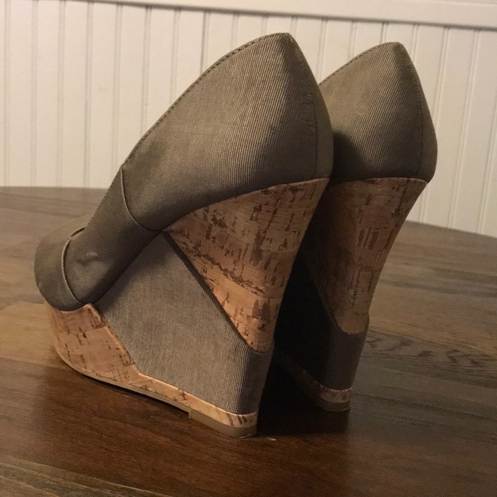 Mossimo platforms - Picture 3 of 5